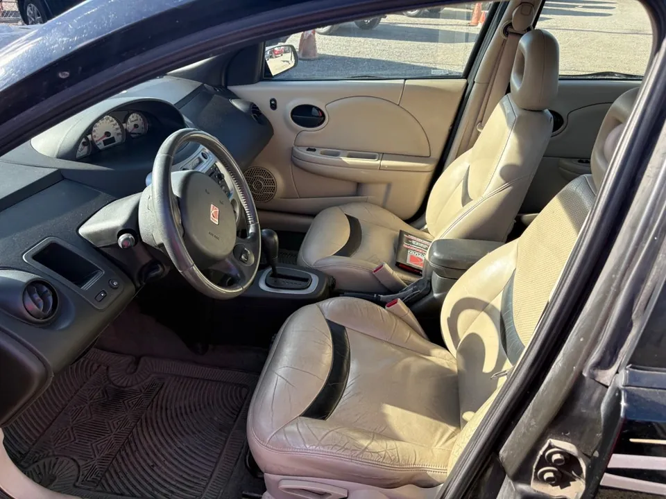 Saturn Ion 3 2004 photo 5