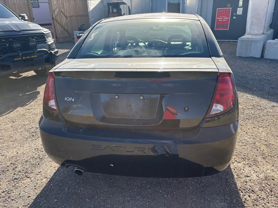 Saturn Ion 3 2004 photo 4