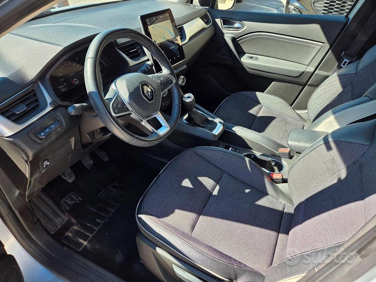Renault Captur 2023 photo 2