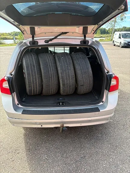 Volvo V70 2010 photo 3