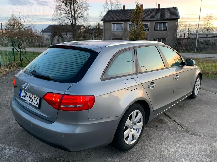 Audi A4 2010 photo 5