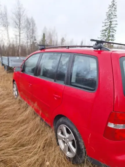 Volkswagen Touran 2004 photo 2