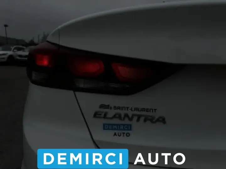 Hyundai Elantra 2017 photo 3