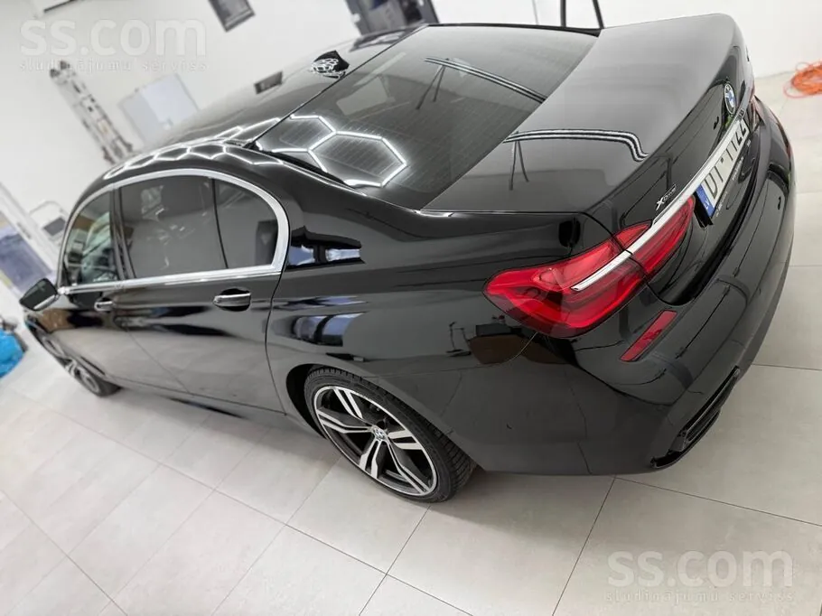 BMW 740Long 2017 photo 4