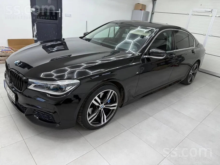 BMW 740Long 2017 photo 2