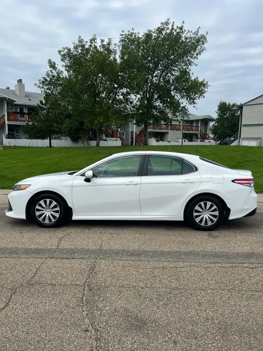 Toyota Camry 2019 photo 3