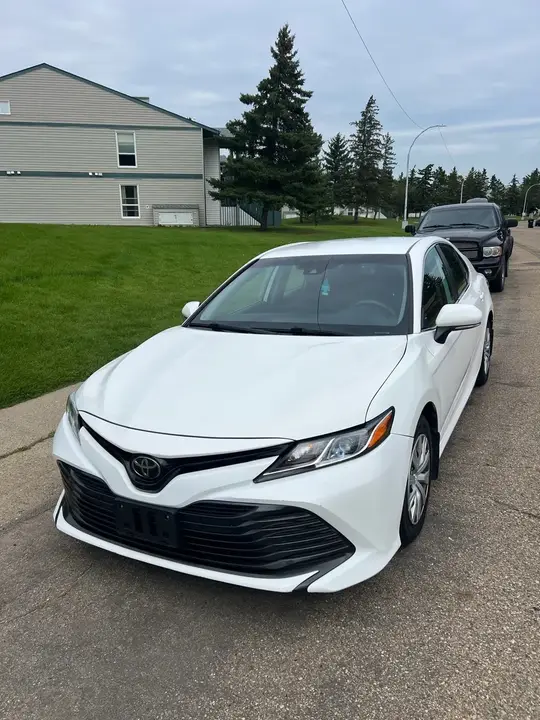 Toyota Camry 2019 photo 2