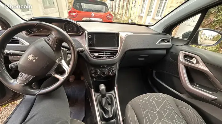 Peugeot 2008 2015 photo 3