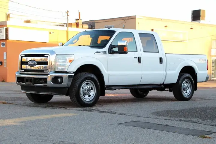 Ford F250 2015 photo 2