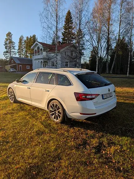 Skoda Superb 2018 photo 2