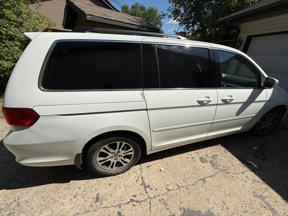 Honda Odyssey 2010 photo 3