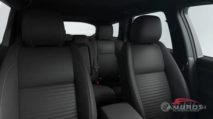 Land Rover Discovery Sport 2026 photo 5