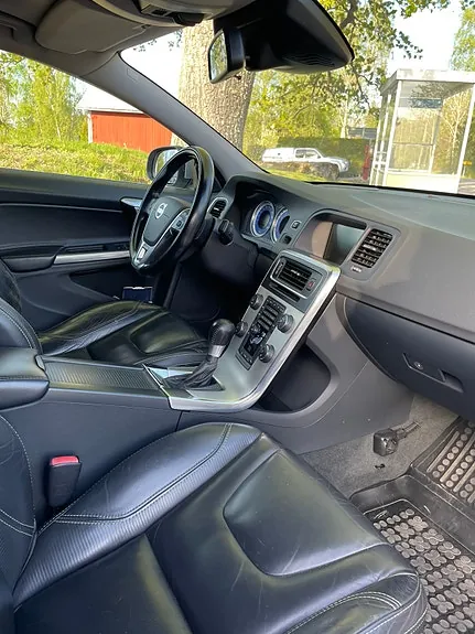 Volvo S60 2012 photo 3