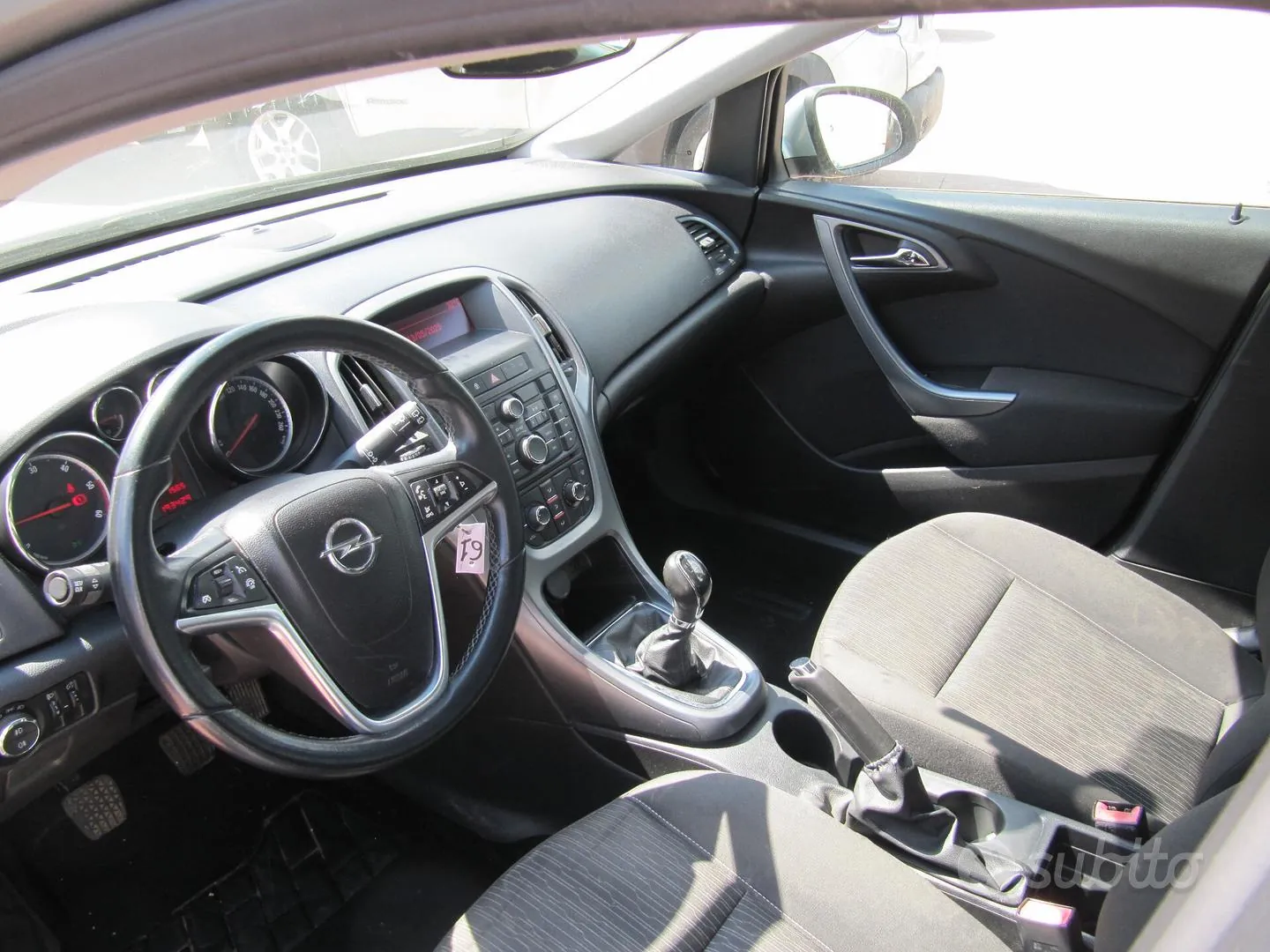 Opel Astra 2013 photo 5