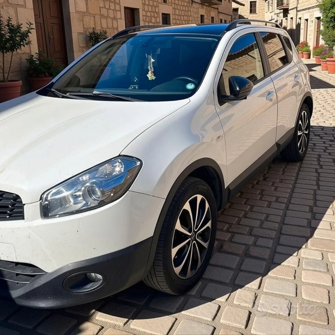 Nissan Qashqai 2013 photo 2
