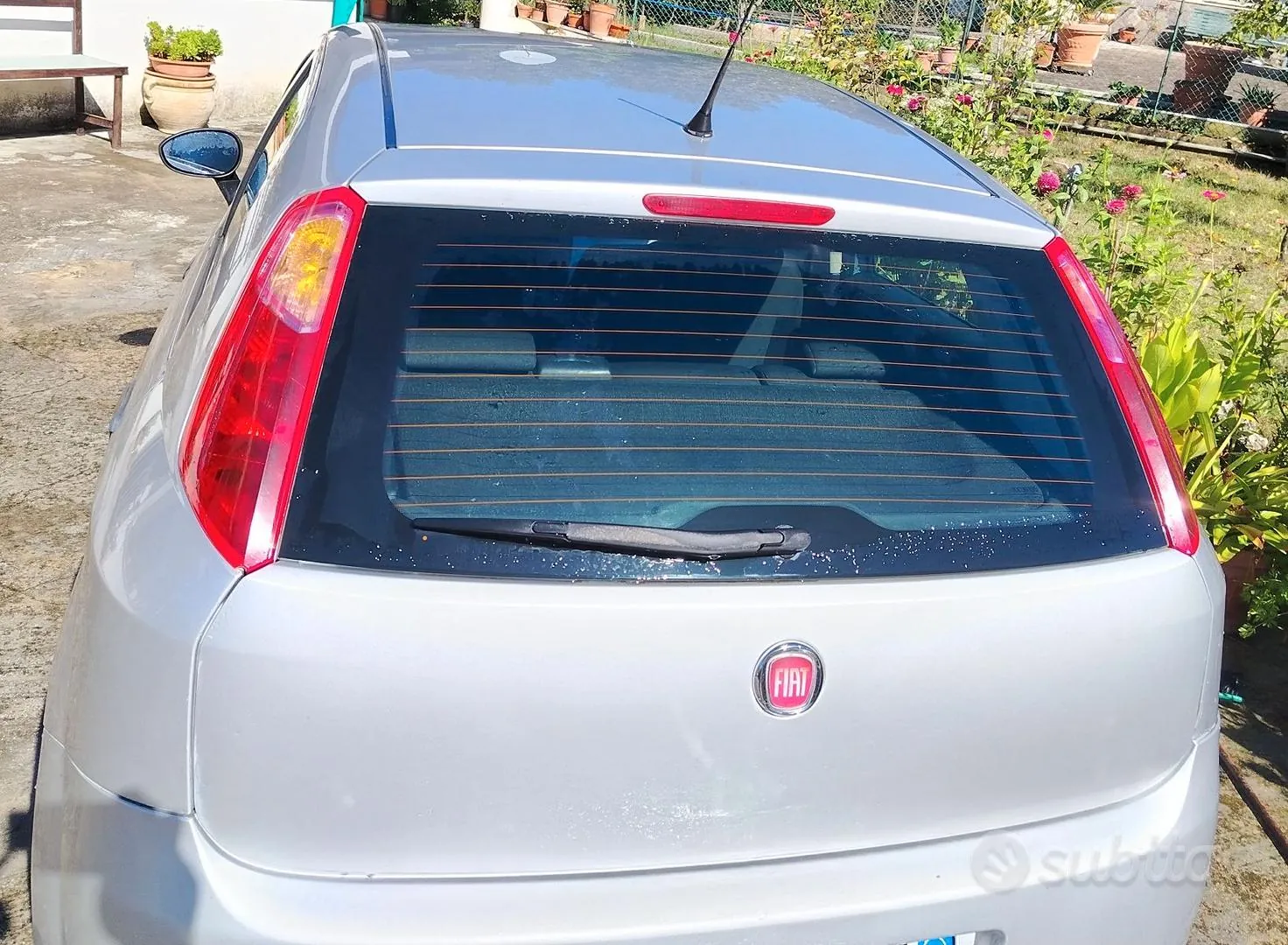 Fiat Grande Punto 2010 photo 4