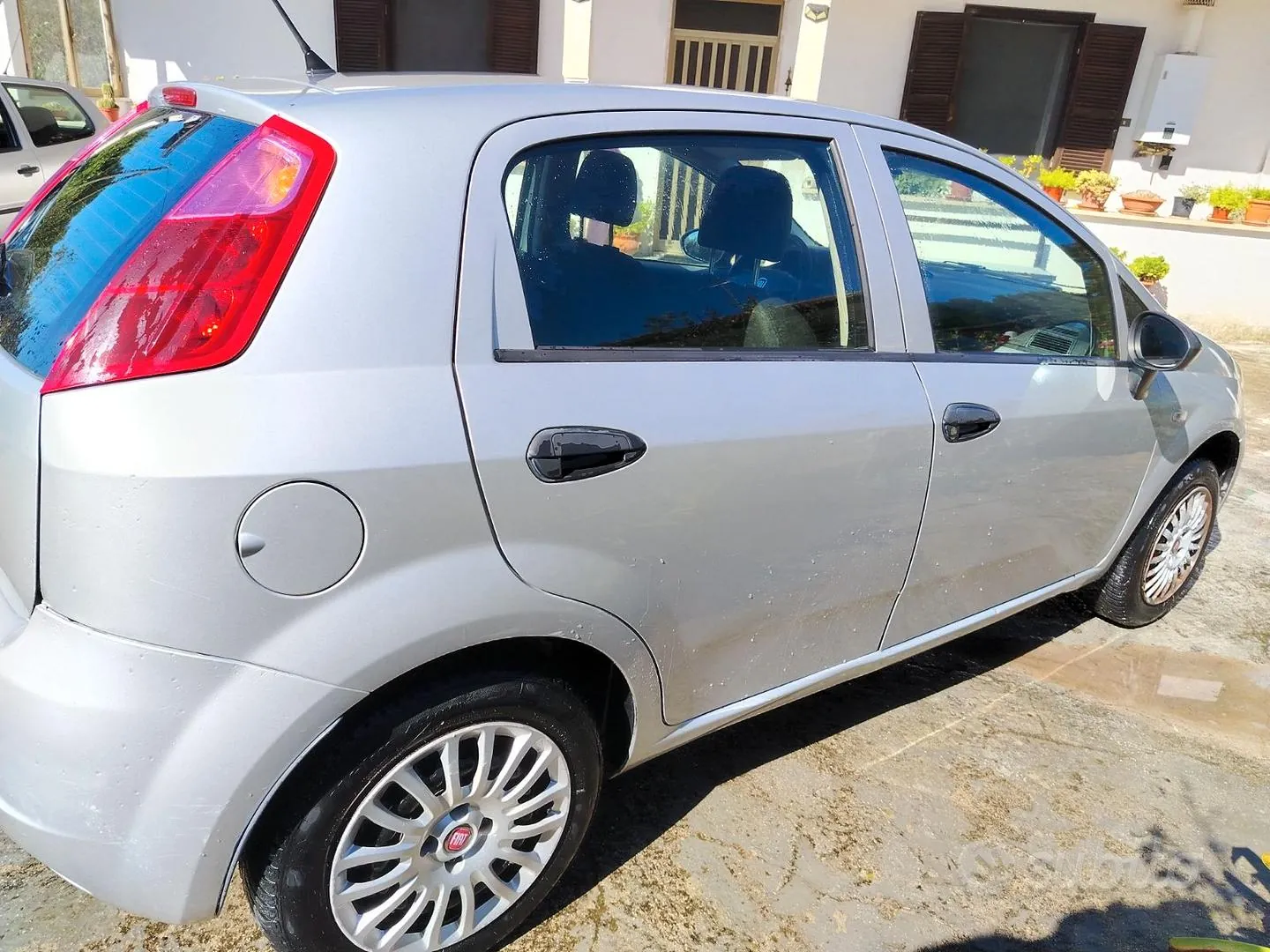 Fiat Grande Punto 2010 photo 2