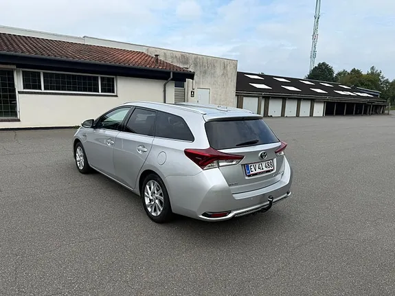 Toyota Auris 2015 photo 5