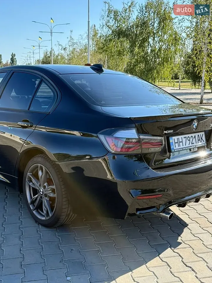BMW 3 Series 2012 photo 3