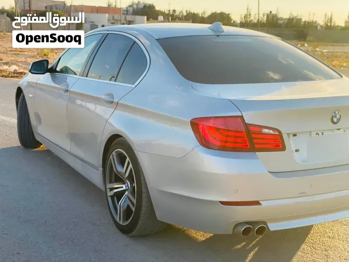 BMW 5 Series 2011 photo 2