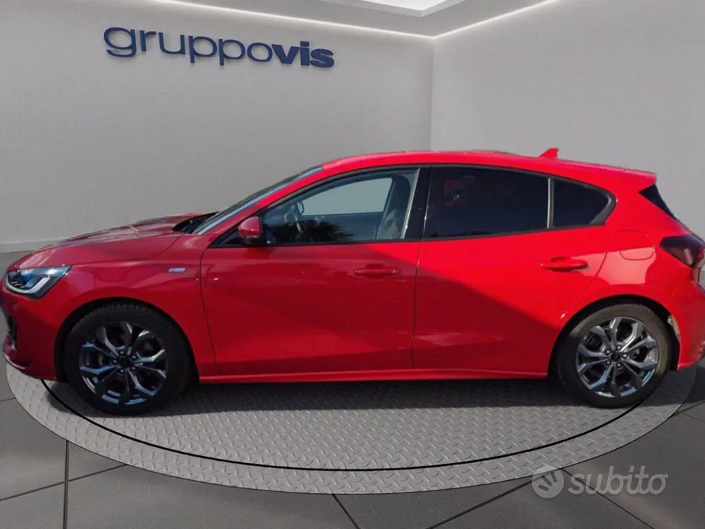 Ford Focus 2023 photo 2