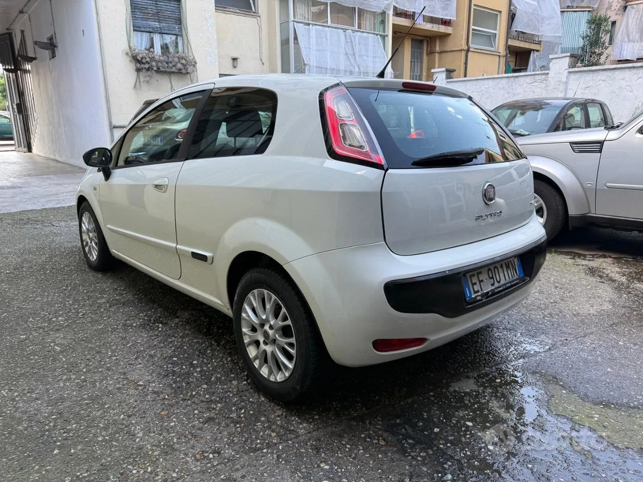 Fiat Punto Evo 2010 photo 4