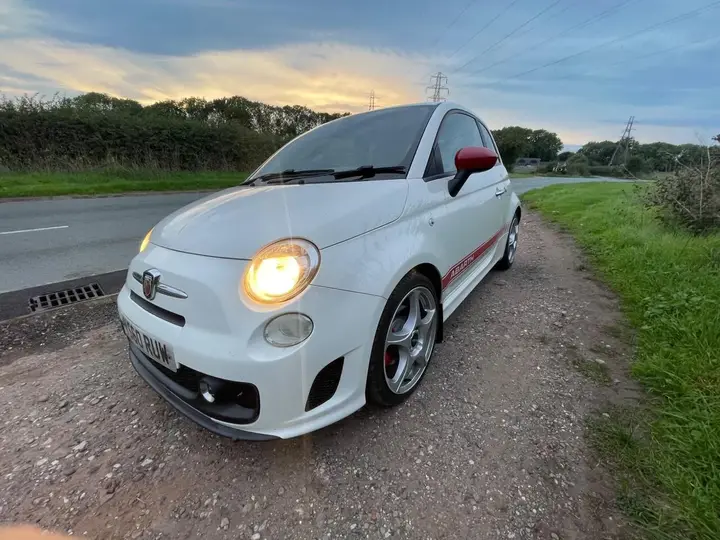 Abarth 500 2011 photo 3