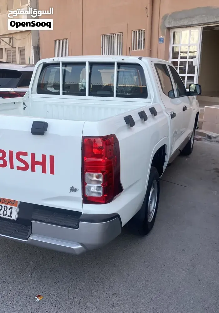 Mitsubishi L200 2024 photo 2