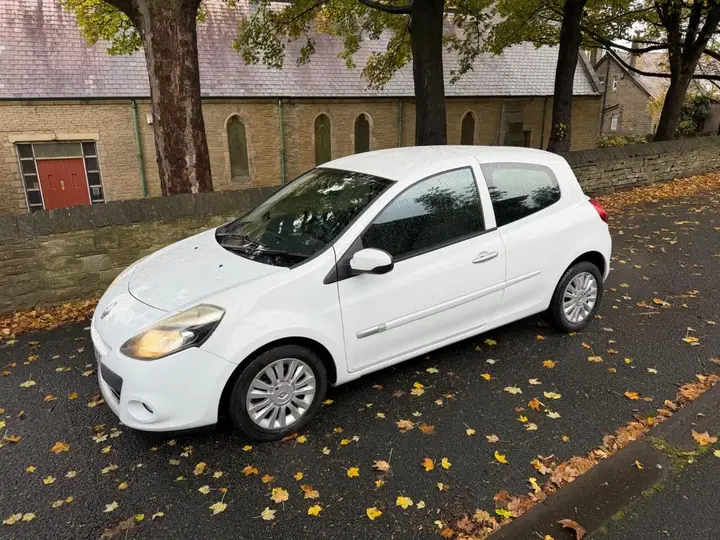 Renault Clio 2011 photo 4