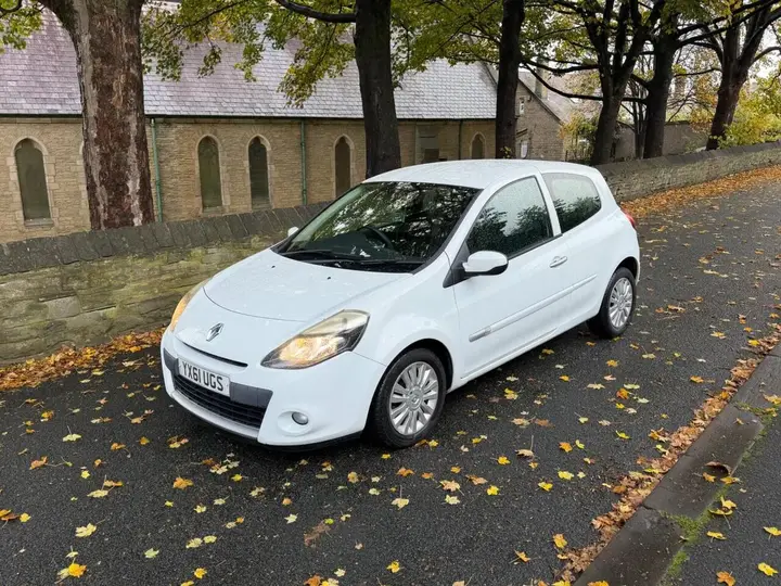 Renault Clio 2011 photo 3
