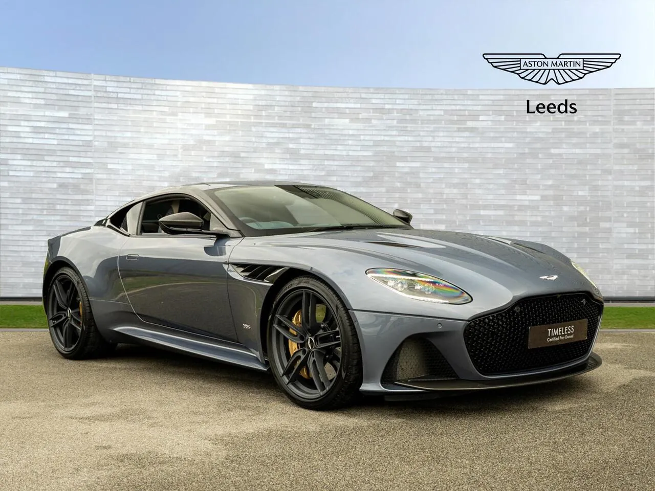 Aston Martin Dbs