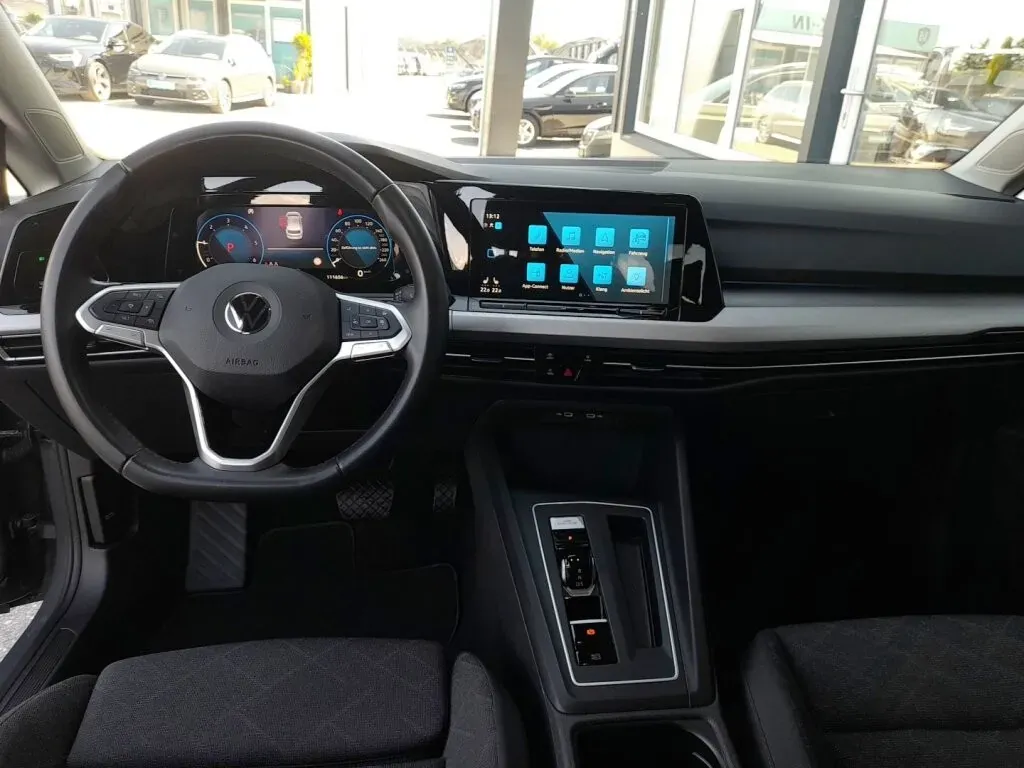 Volkswagen Golf 2023 photo 3