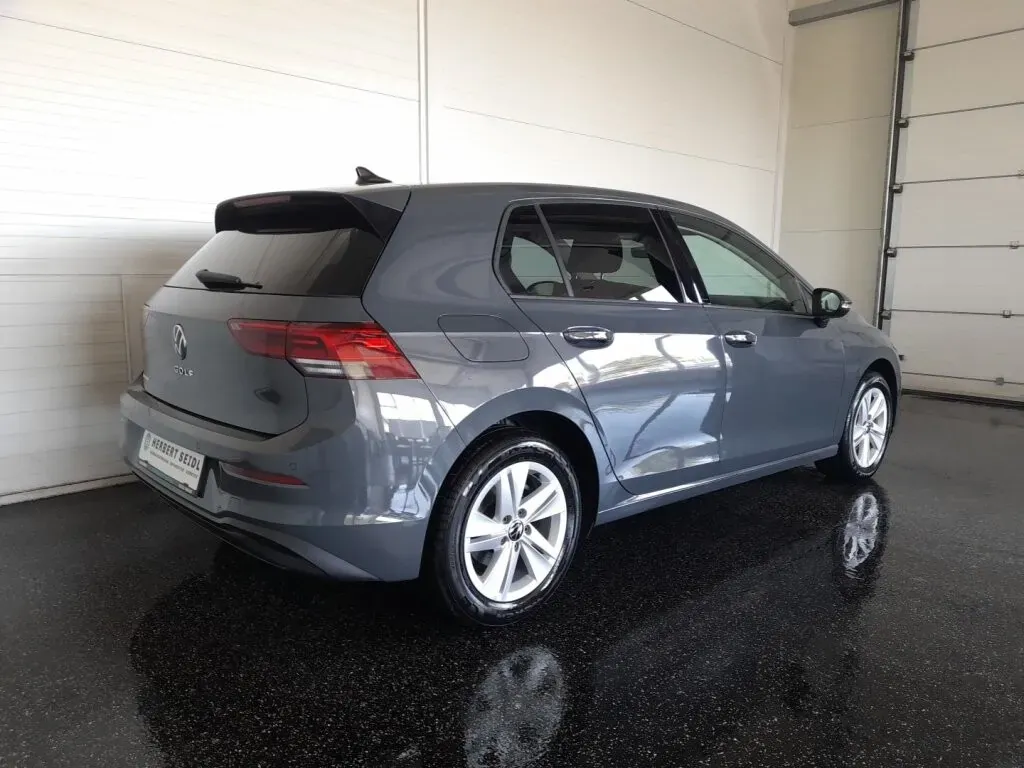 Volkswagen Golf 2023 photo 2