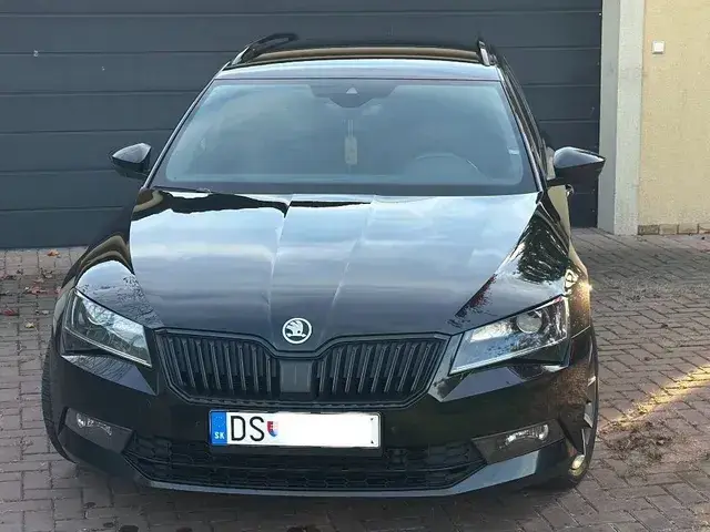 Skoda Superb Combi 2017 photo 2