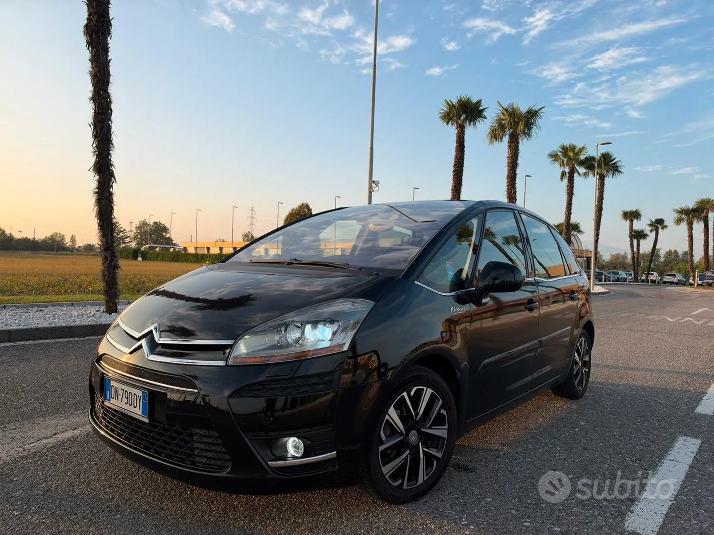Citroen C4 Picasso 2008 photo 2
