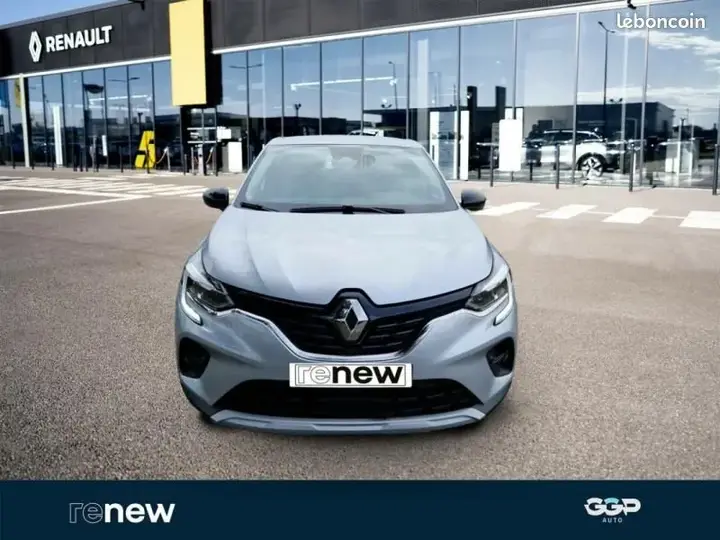 Renault Captur 2022 photo 2