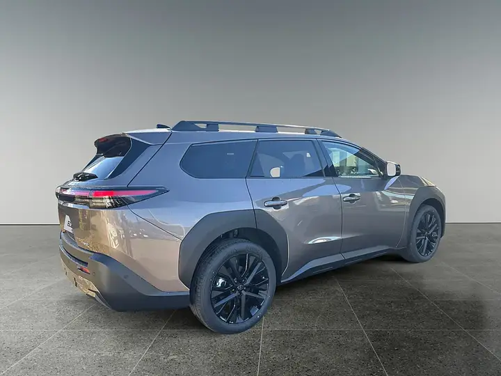 Toyota Bz4X photo 2