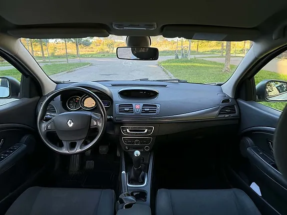 Renault Megane Iii 2011 photo 4