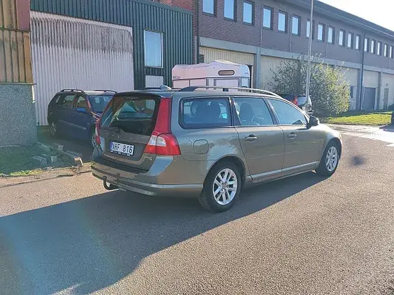 Volvo V70 2011 photo 5