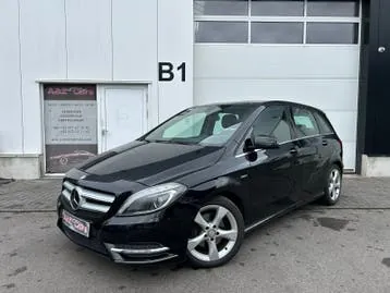 Mercedes-Benz B180