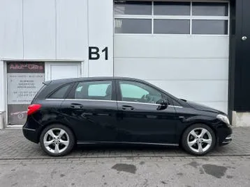 Mercedes-Benz B180 2012 photo 3