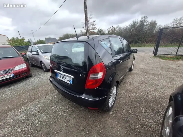 Mercedes-Benz A-Class 2012 photo 4