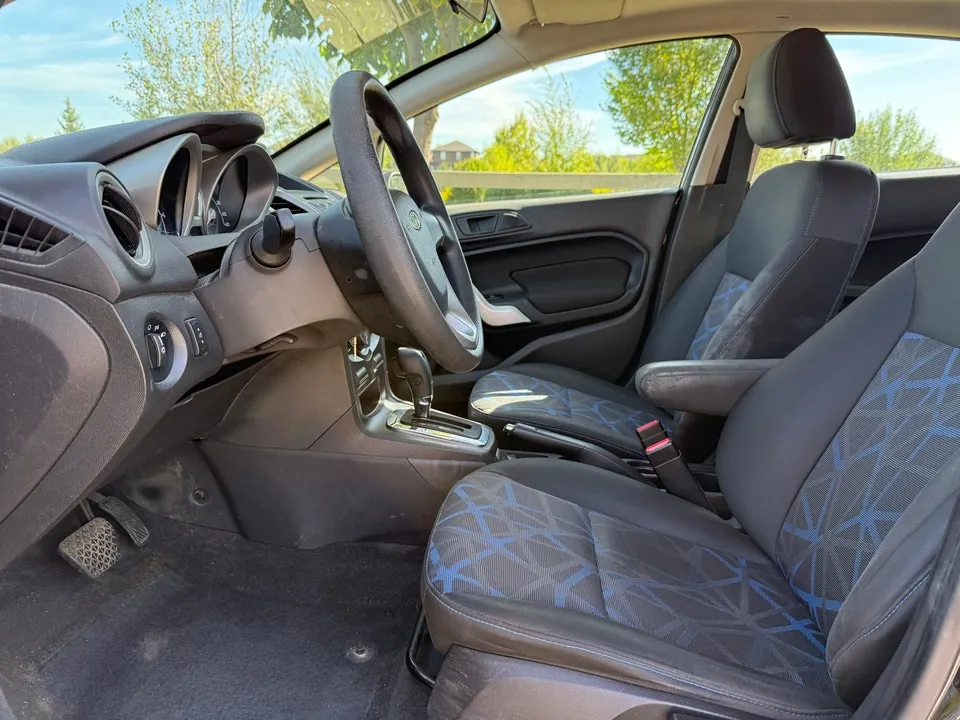 Ford Fiesta 2013 photo 4