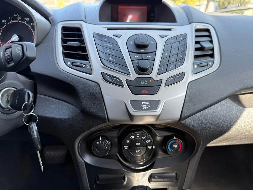 Ford Fiesta 2013 photo 5
