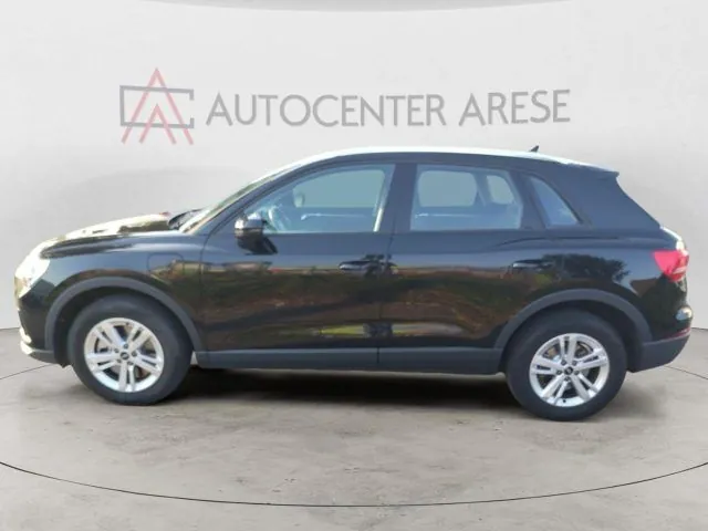 Audi Q3 2022 photo 2