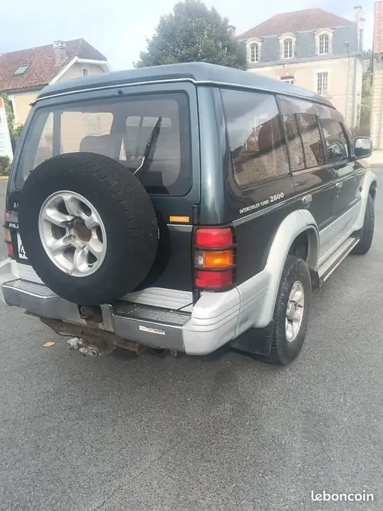 Mitsubishi Pajero 2003 photo 2