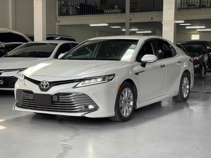 Toyota Camry 2021 photo 2