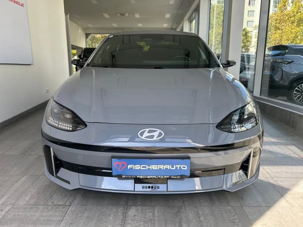 Hyundai Ioniq 6 2023 photo 2