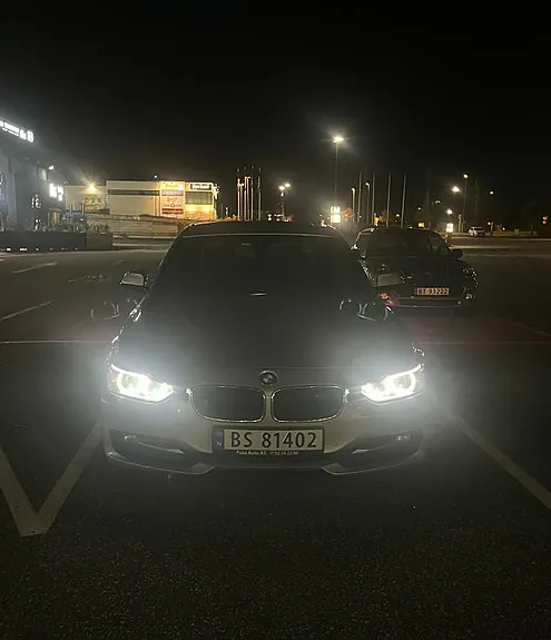 BMW 318D 2012 photo 3