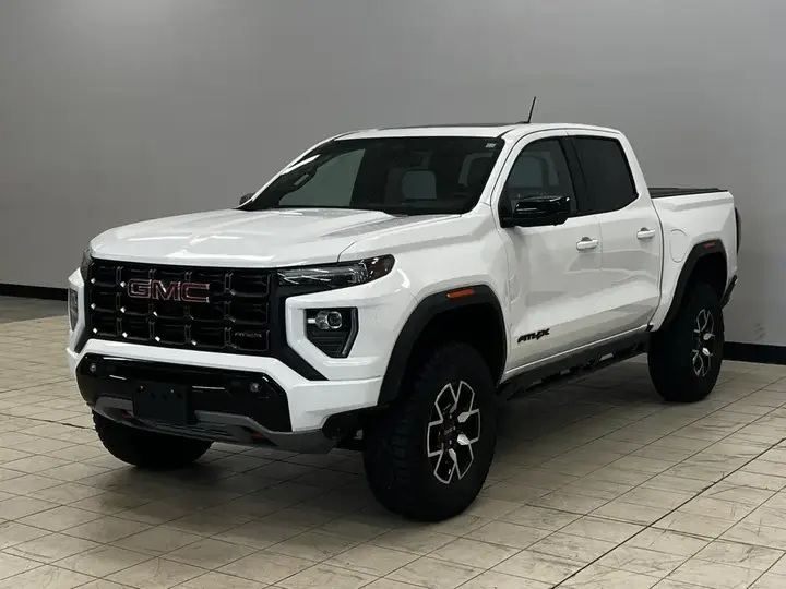 GMC Canyon 2024 photo 3